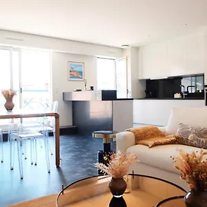 Magnifique Appartement, En Hyper Centre, Avec Terrasse Et Place De Parking France