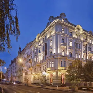 Mamaison Riverside Hotel Praag