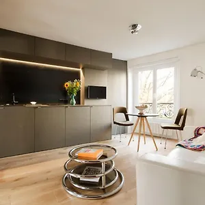 Apartment Le Marais Calme Et Lumineux, Paris