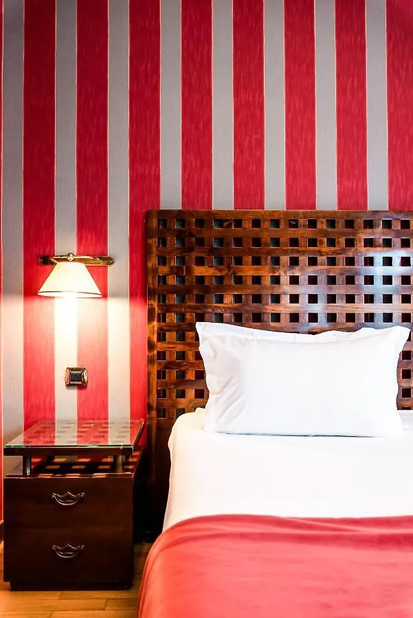 **** Hotel Villa Pantheon Paris France