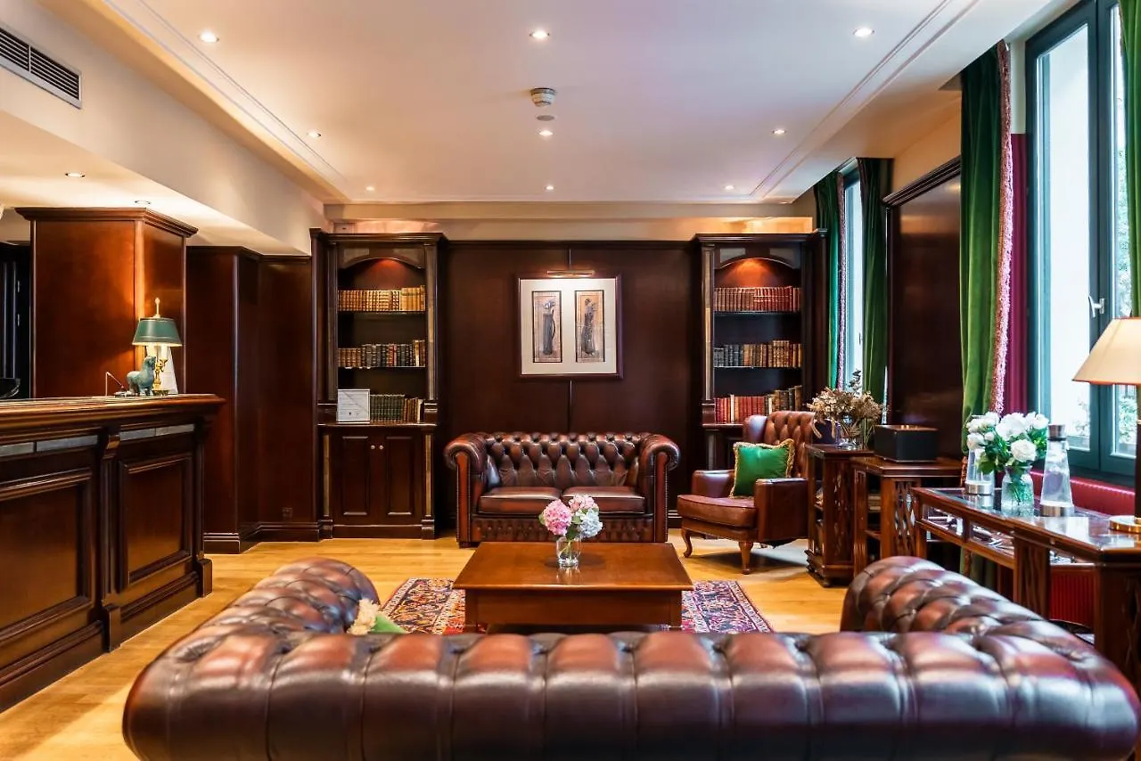 Hotel Villa Pantheon Paris